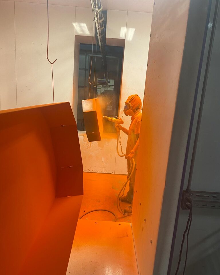 Industrial Liquid Wet Painting Large Weldments Wet Paint Systems